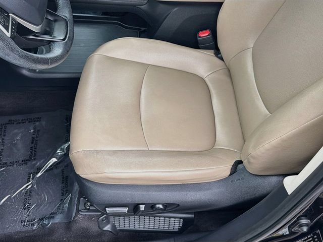Used 2021 Toyota Sienna XLE FWD image 18