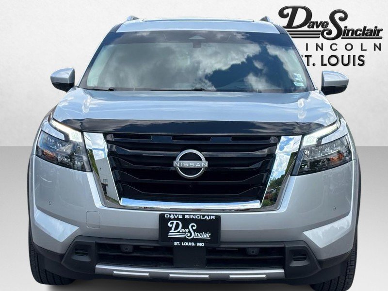 Used 2025 Nissan Pathfinder Platinum w/ Cargo Package AWD/4WD image 8