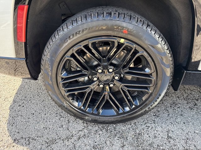 New 2025 Jeep Wagoneer L Series II w/ Convenience Group I image 11