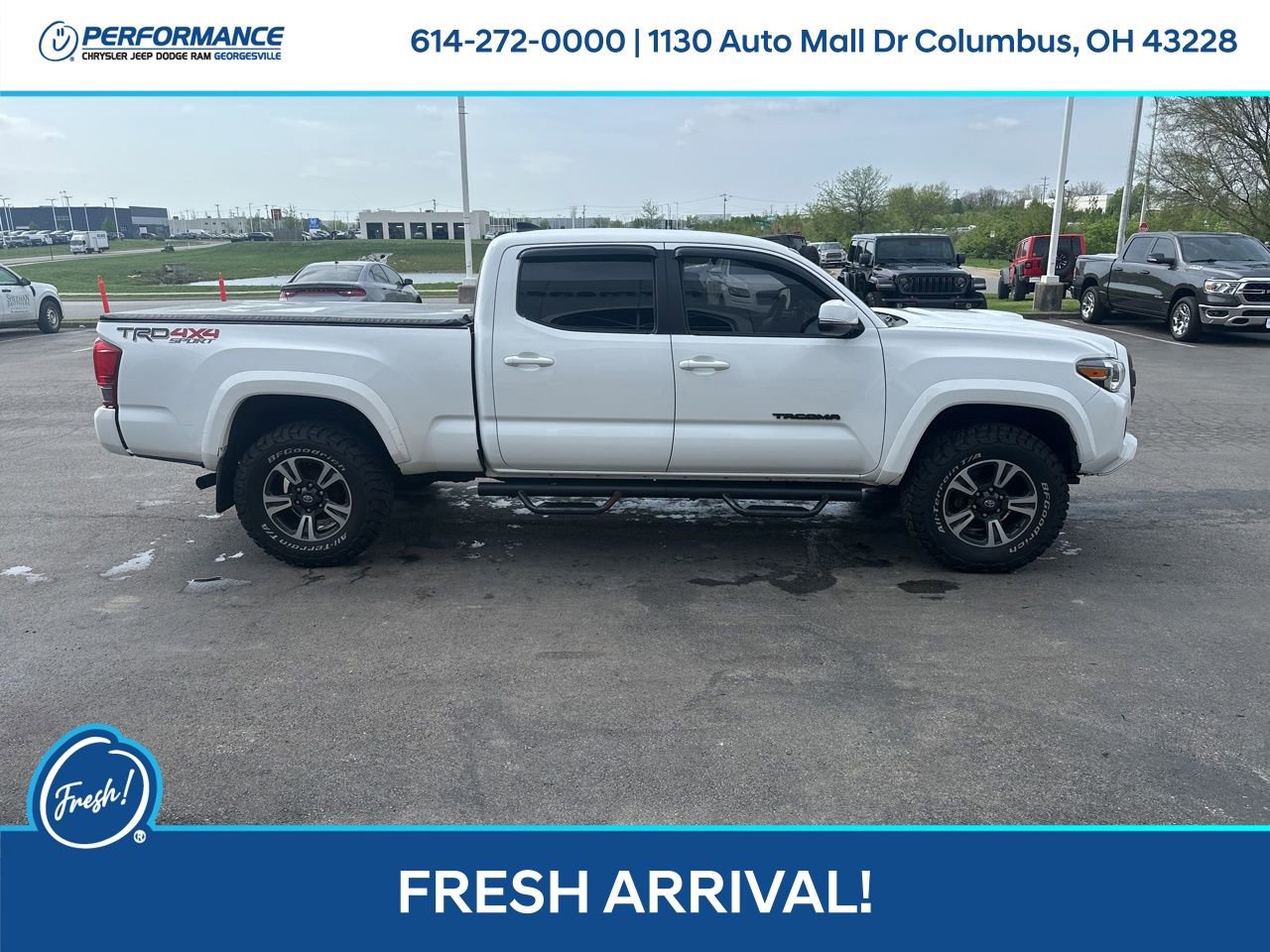 Used 2016 Toyota Tacoma TRD Sport image 3