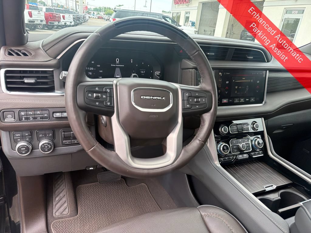 Used 2023 GMC Yukon XL Denali w/ Denali Reserve Package AWD/4WD image 16