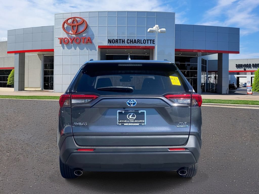 Used 2023 Toyota RAV4 XLE Premium AWD/4WD image 7