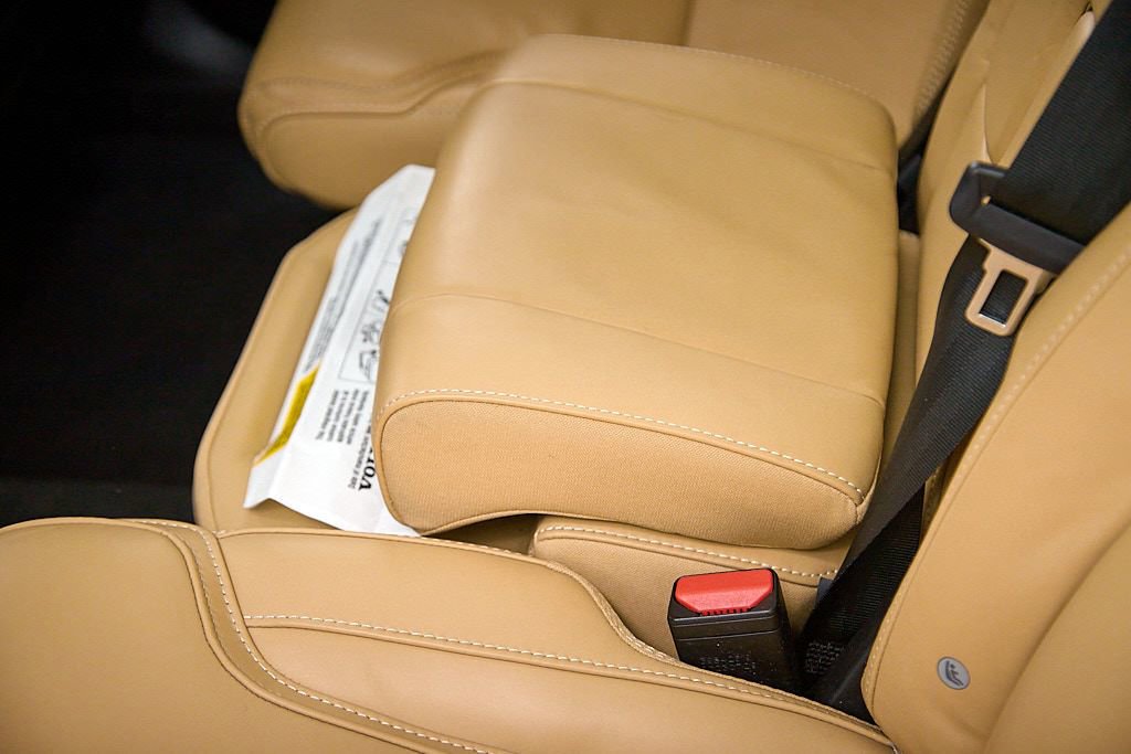 Certified 2024 Volvo XC90 B6 Ultimate w/ Lounge Package image 23