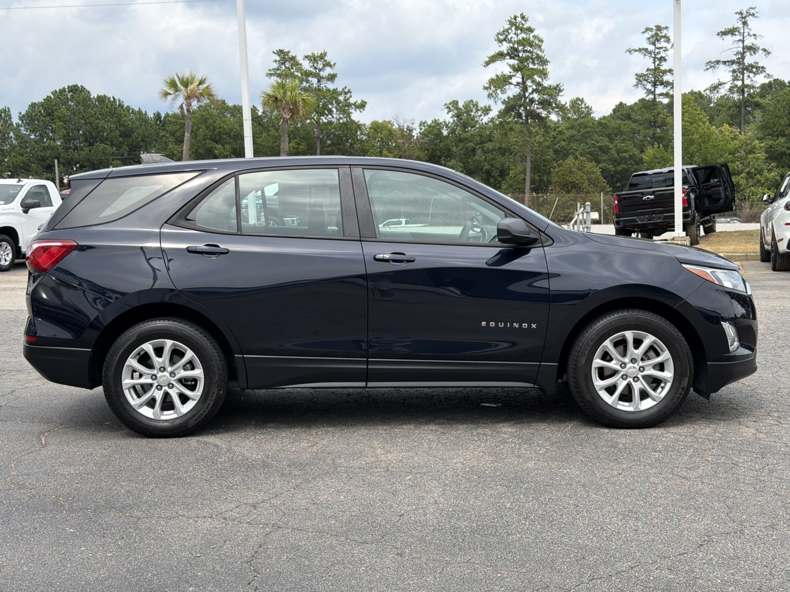 Used 2020 Chevrolet Equinox LS FWD image 17