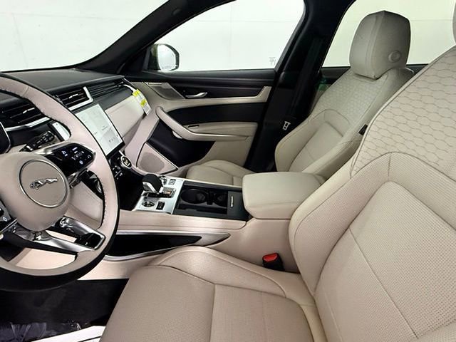 Certified 2026 Jaguar F-PACE R-Dynamic S AWD/4WD image 15