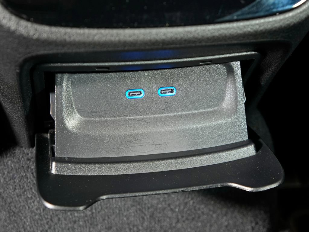 Certified 2023 Mercedes-Benz EQS 580 4MATIC Sedan image 38