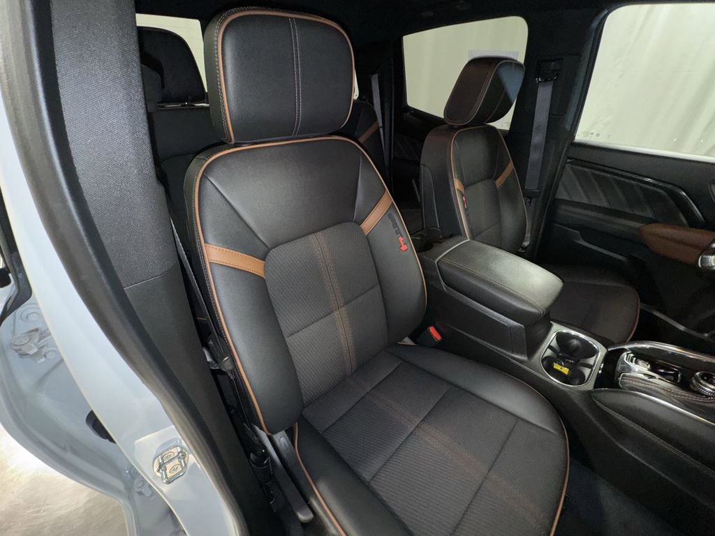 Used 2023 GMC Canyon AT4 image 34