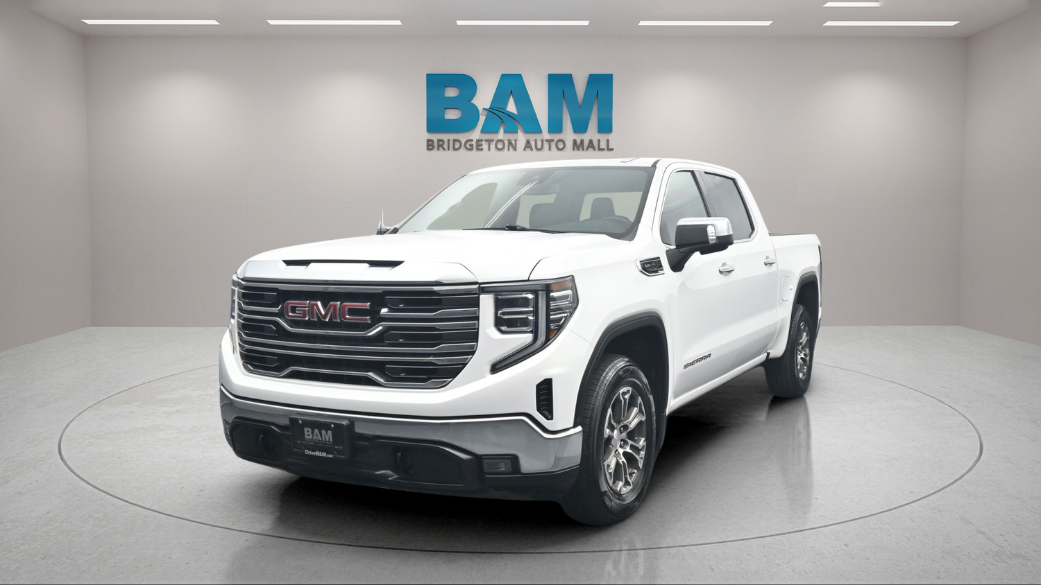 Used 2025 GMC Sierra 1500 SLT RWD image 4