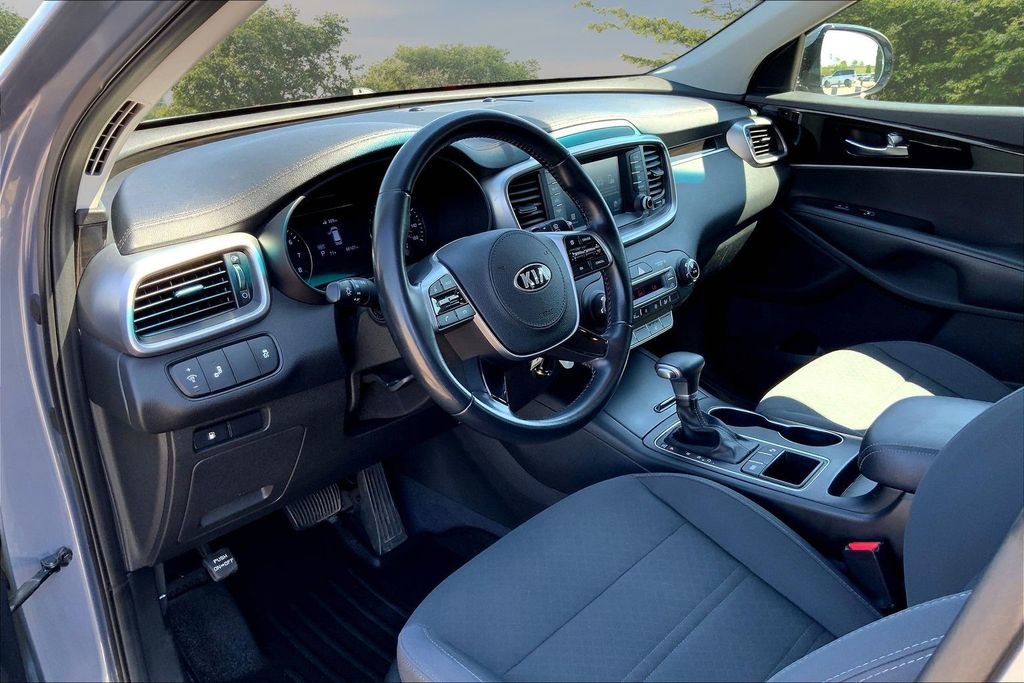 Used 2020 Kia Sorento LX w/ LX I4 Convenience Package image 17