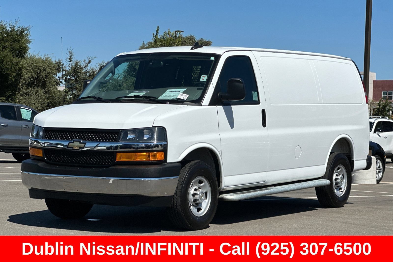 Used 2025 Chevrolet Express 2500 w/ Driver Convenience Package RWD image 8