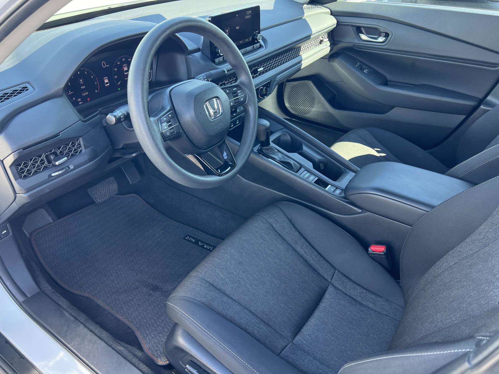 Used 2023 Honda Accord EX image 5