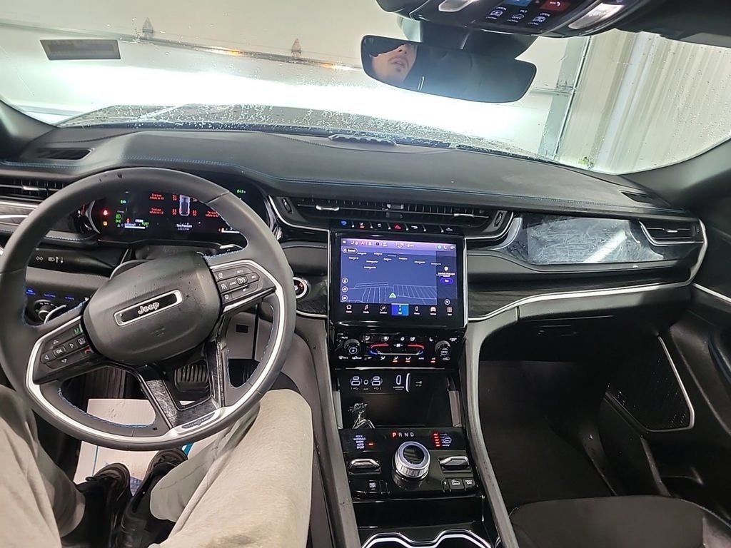 Used 2023 Jeep Grand Cherokee Trailhawk image 10