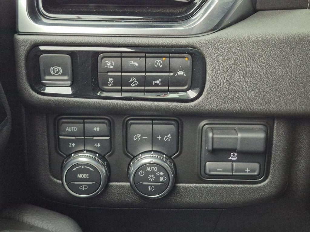 Used 2025 GMC Yukon Denali w/ Sun & Power Step Package AWD/4WD image 22