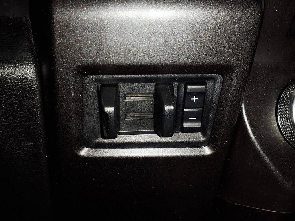 Used 2018 Ford Expedition Limited w/ Equipment Group 301A image 23