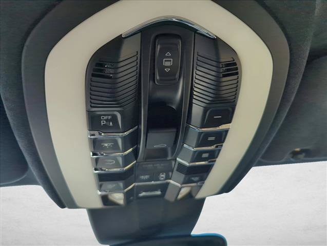 Used 2017 Porsche Cayenne GTS AWD/4WD image 21