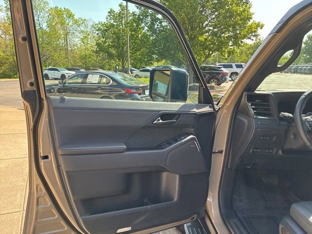 New 2025 Lexus GX 550 AWD/4WD image 9