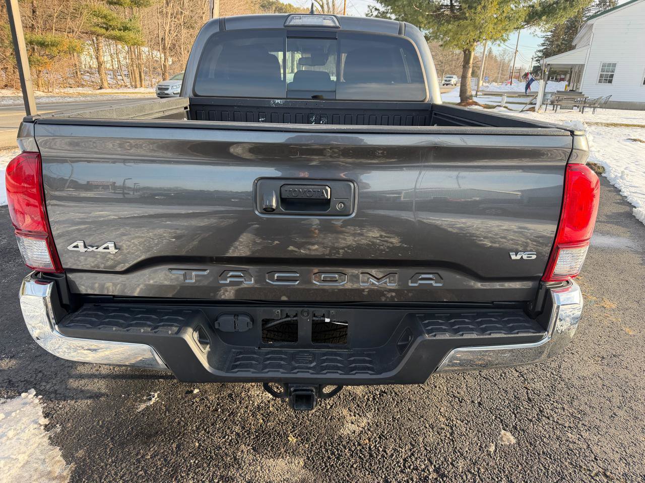 Used 2018 Toyota Tacoma SR5 image 14