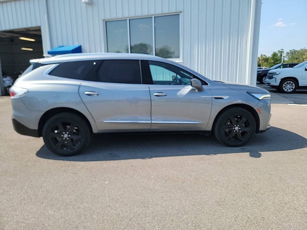 Used 2023 Buick Enclave Essence w/ Sport Touring Edition FWD image 6