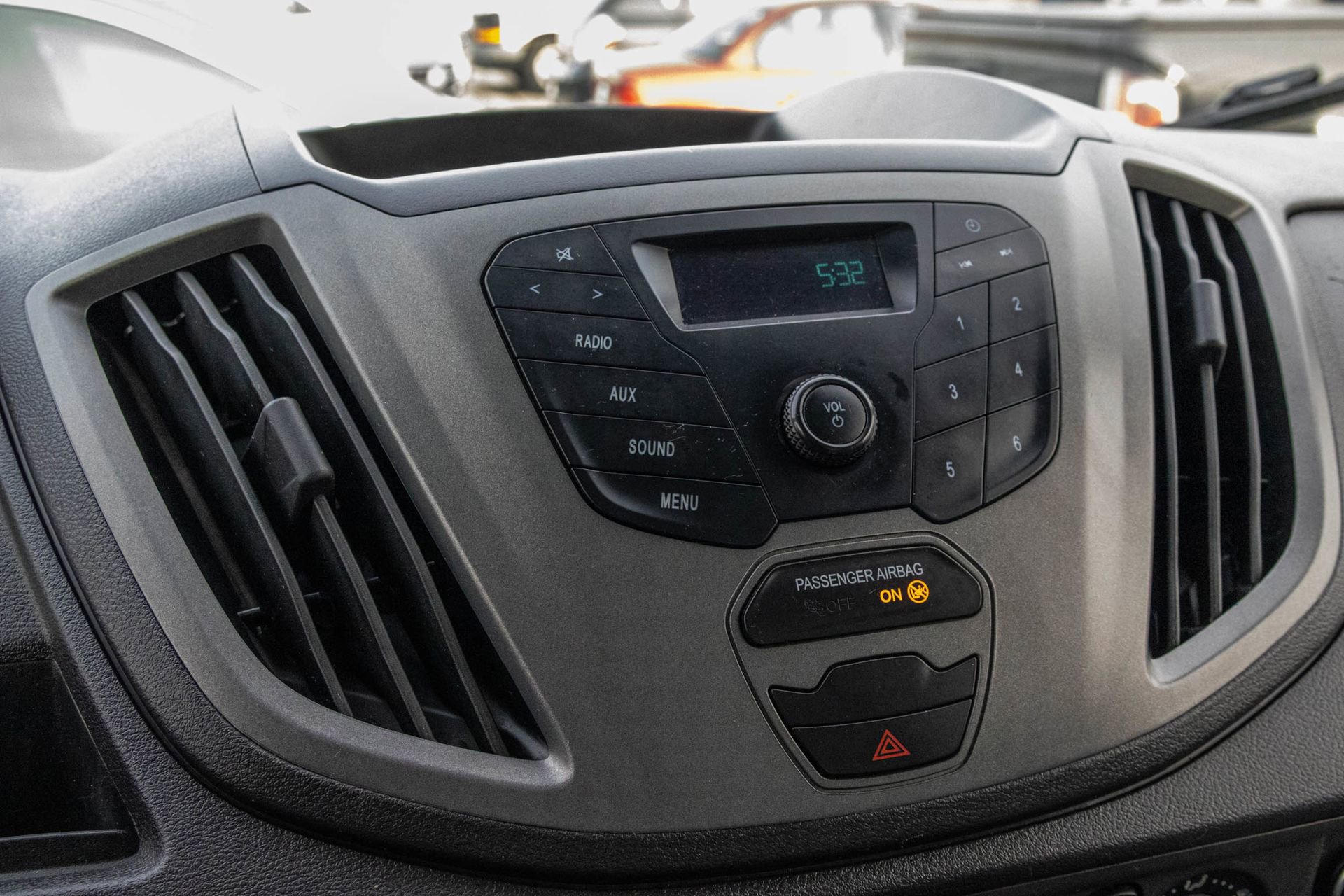 Used 2019 Ford Transit 250 130 Medium Roof image 18