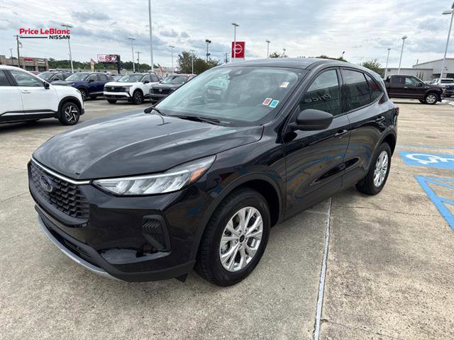 Used 2025 Ford Escape Active AWD/4WD image 3