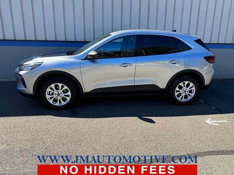 Used 2024 Ford Escape Active AWD/4WD image 2
