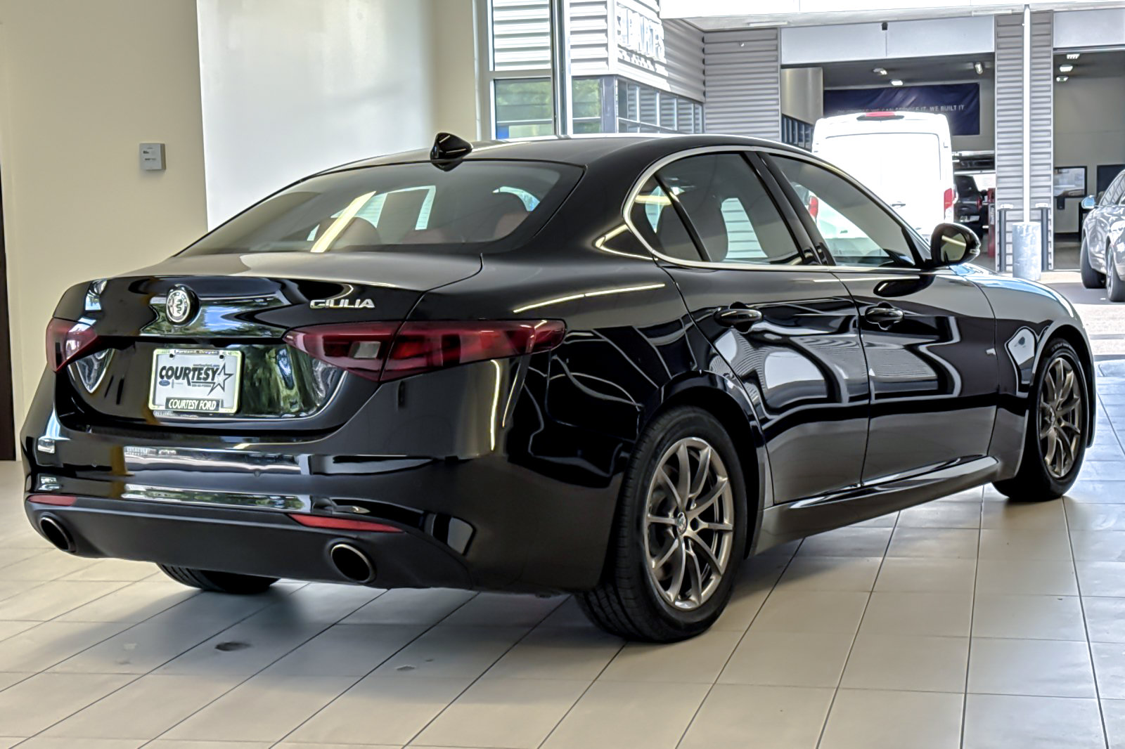 Used 2020 Alfa Romeo Giulia RWD image 4
