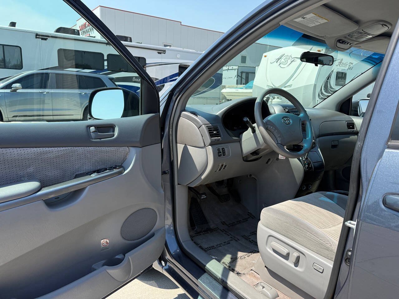 Used 2008 Toyota Sienna LE FWD image 13