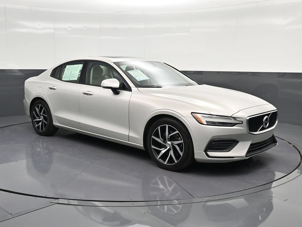 Used 2020 Volvo S60 T5 Momentum FWD image 5
