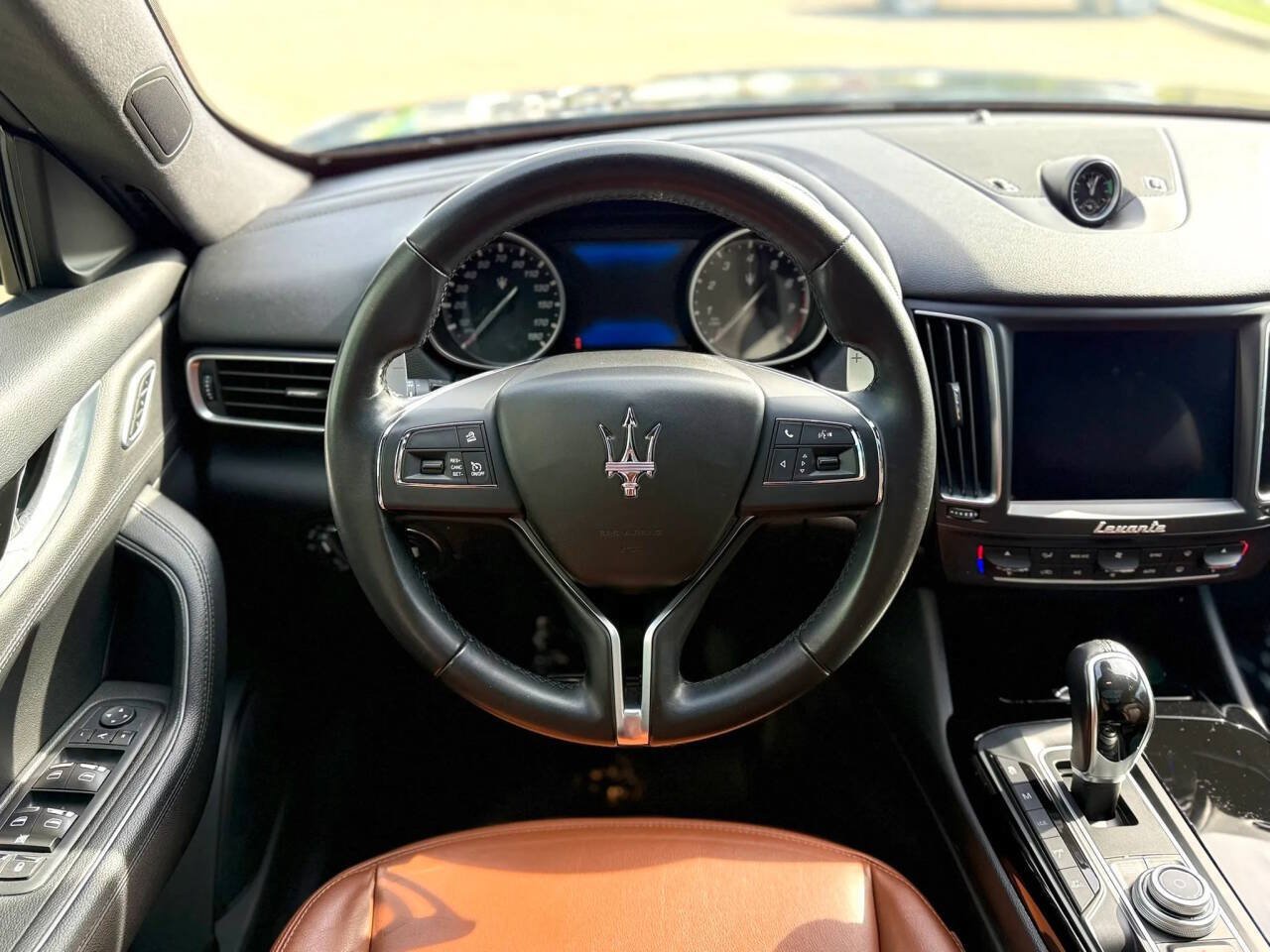 Used 2017 Maserati Levante S AWD/4WD image 17