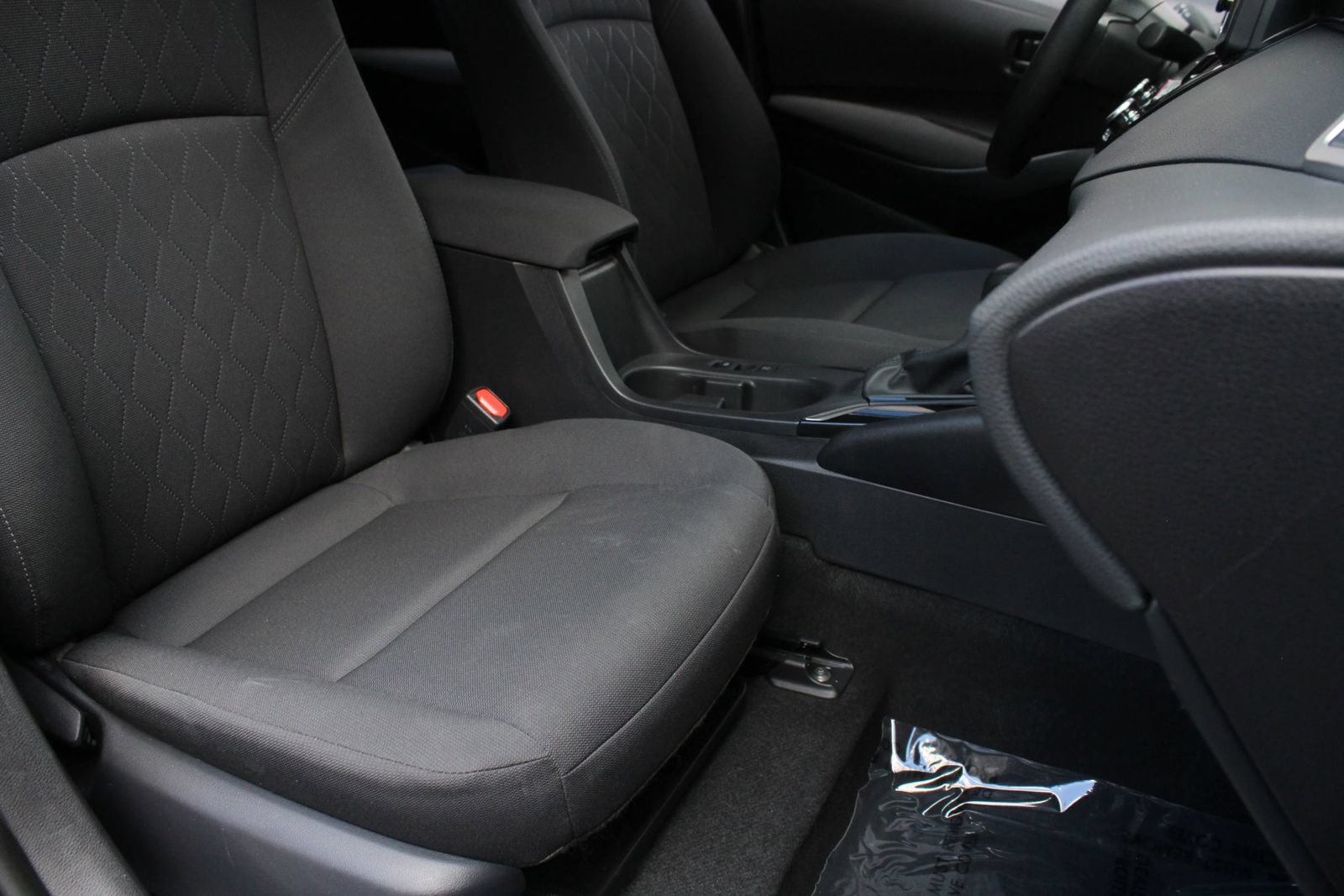 Used 2024 Toyota Corolla LE FWD image 28