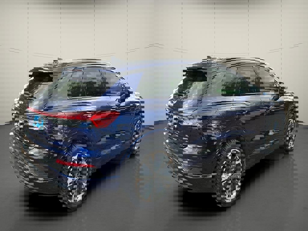 Used 2023 Audi Q4 e-tron Premium Plus image 2