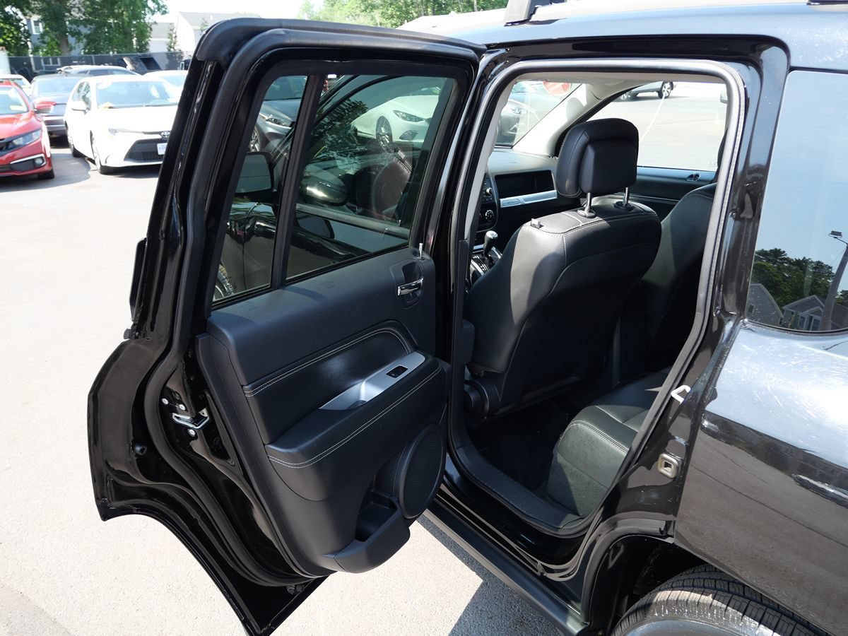 Used 2017 Jeep Compass High Altitude AWD/4WD image 28