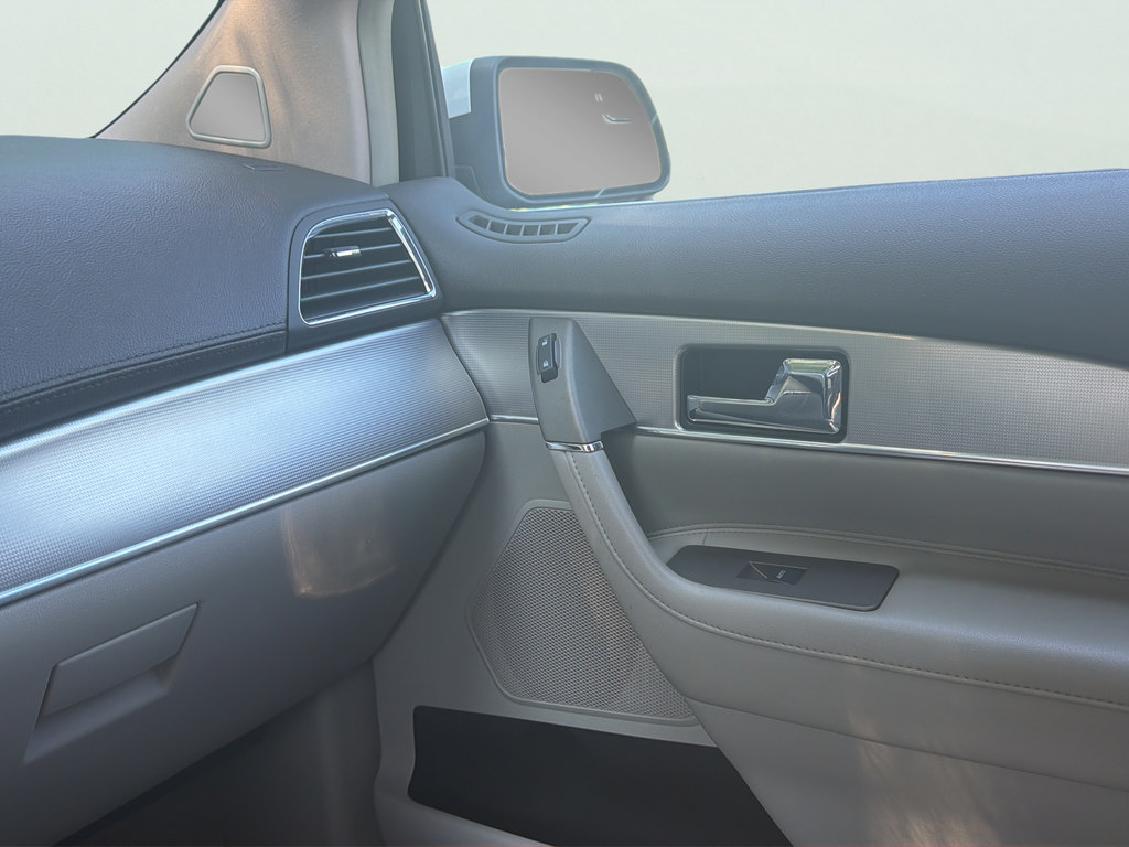 Used 2013 Lincoln MKX AWD image 36