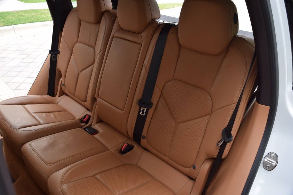 Used 2013 Porsche Cayenne Diesel AWD/4WD image 43