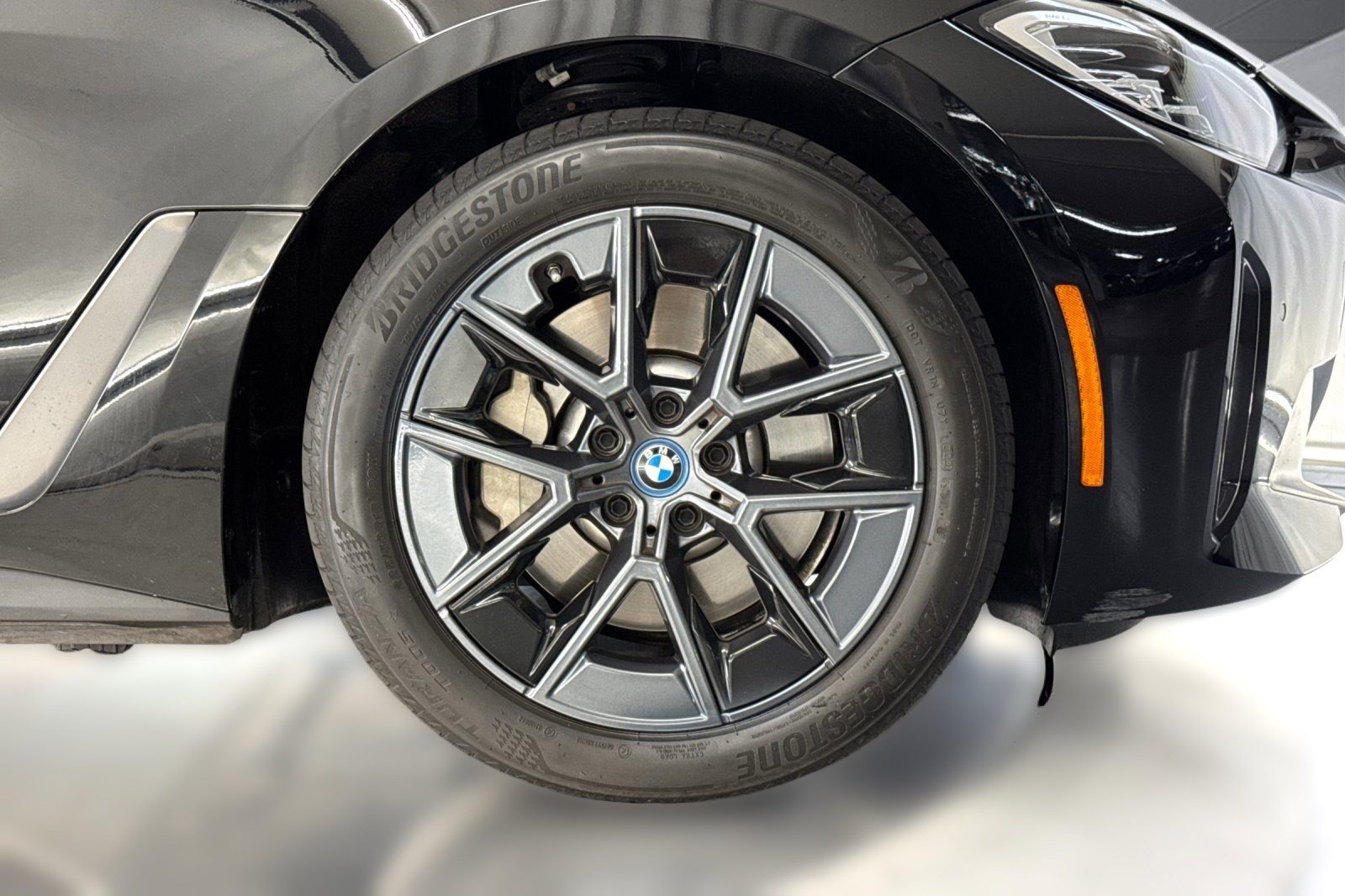 Used 2023 BMW i4 eDrive35 RWD image 11