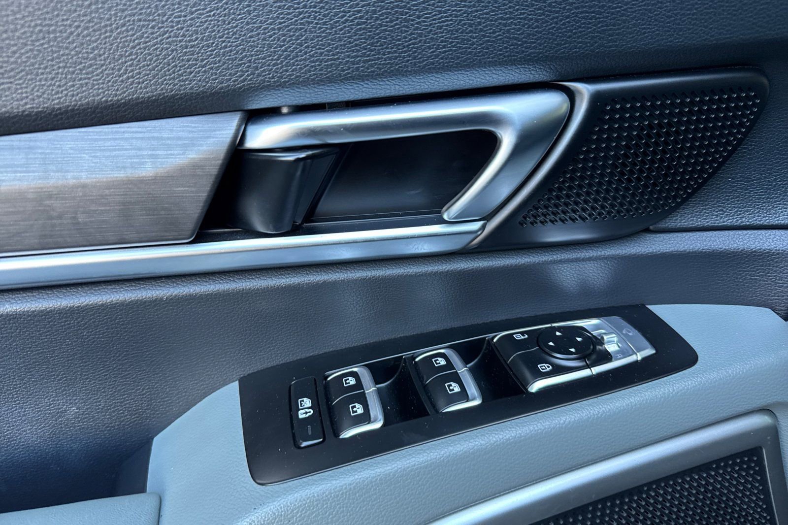 Used 2023 Kia Telluride EX X-Line image 11