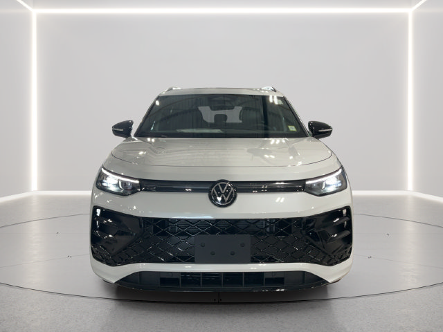 New 2026 Volkswagen Tiguan SE R-Line AWD/4WD image 9