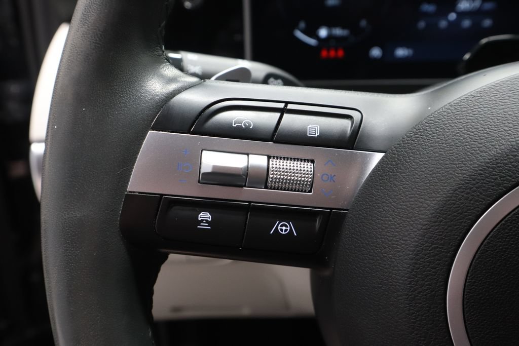 Certified 2025 Hyundai Tucson Limited AWD/4WD image 32