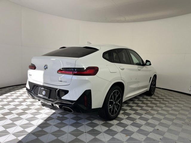 Used 2023 BMW X4 xDrive30i w/ M Sport Package image 7