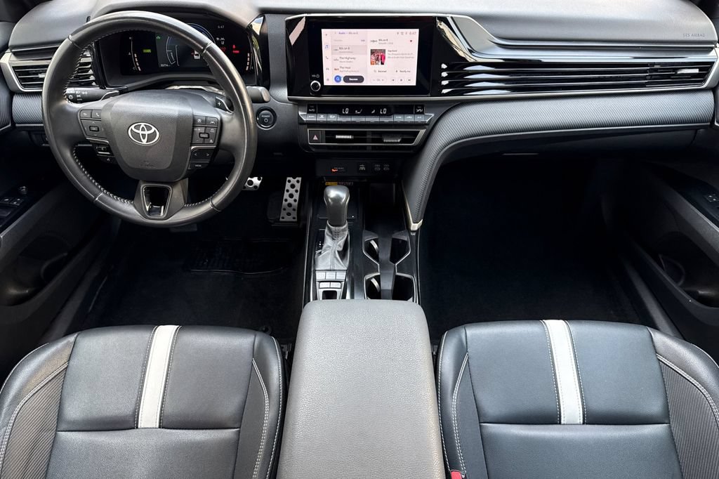 Used 2025 Toyota Camry SE FWD image 5