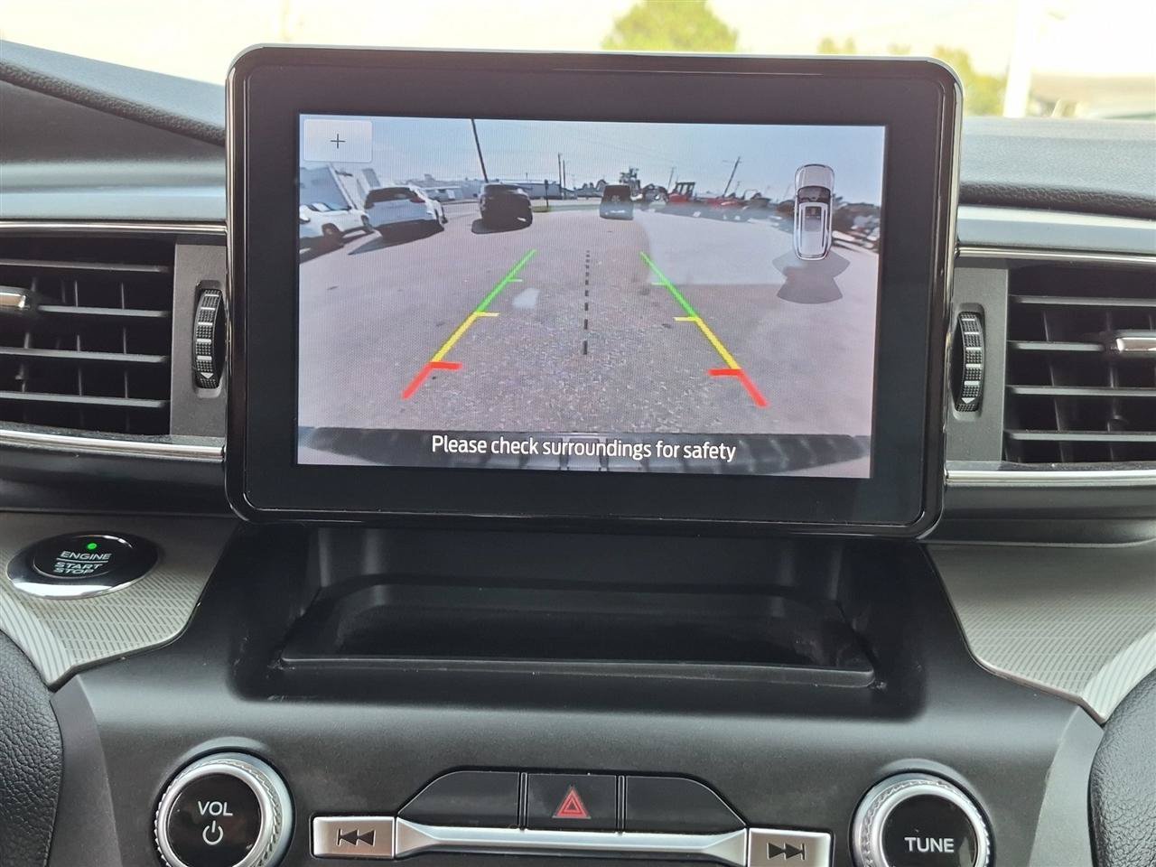 Used 2020 Ford Explorer XLT w/ Equipment Group 202A AWD/4WD image 24