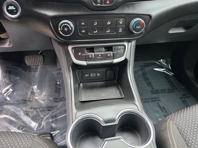 Used 2024 GMC Terrain SLE w/ LPO, Floor Liner Package image 21