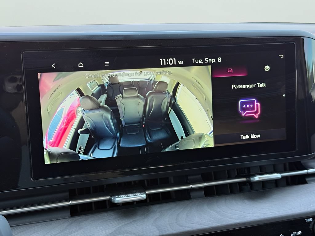 Used 2024 Kia Carnival EX FWD image 12