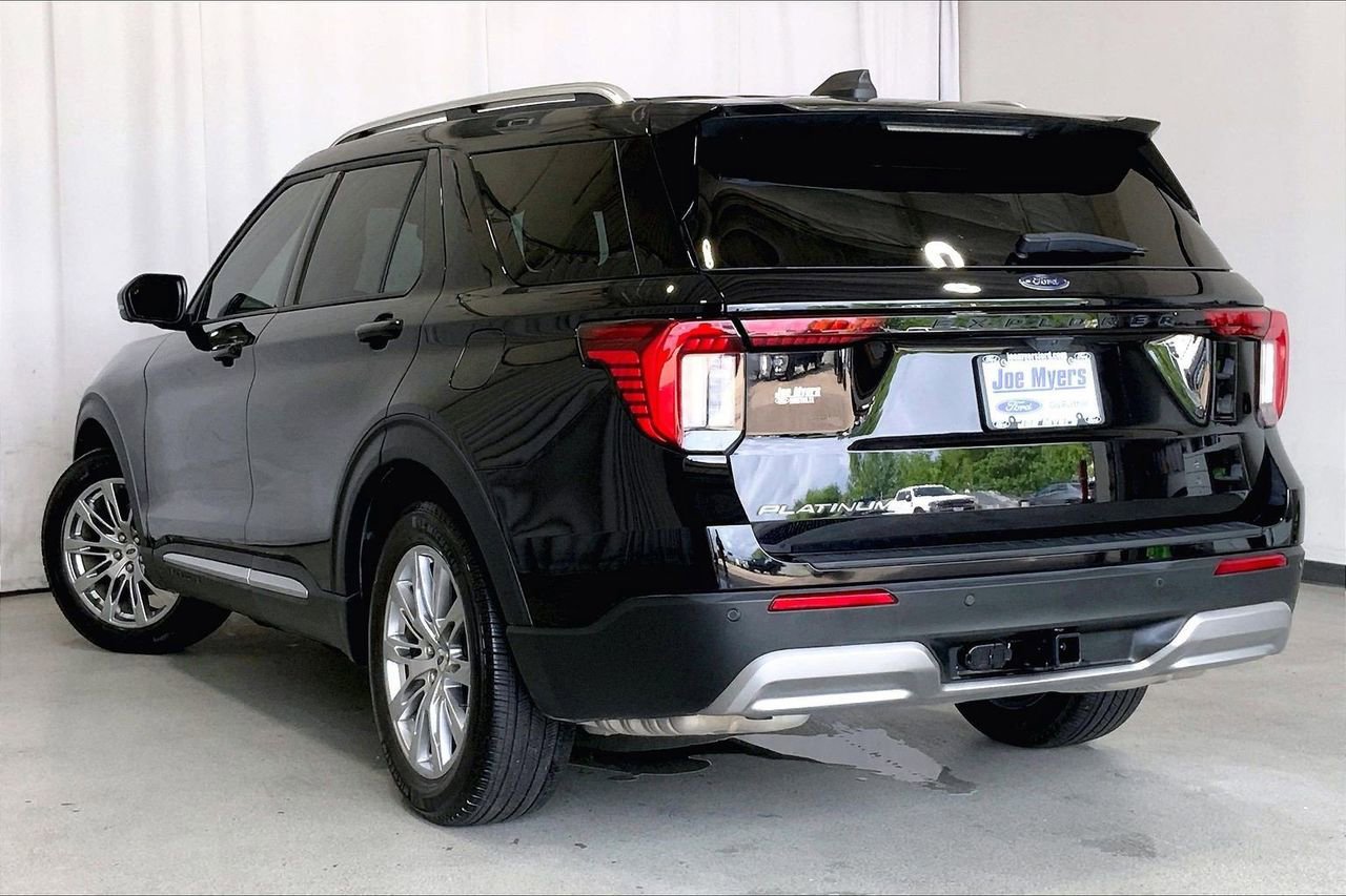 Used 2025 Ford Explorer Platinum RWD image 10