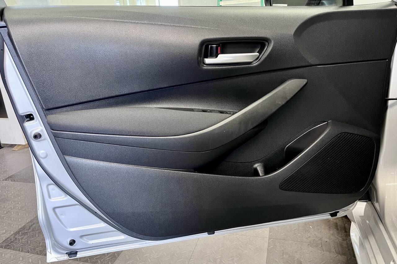Used 2020 Toyota Corolla LE image 17