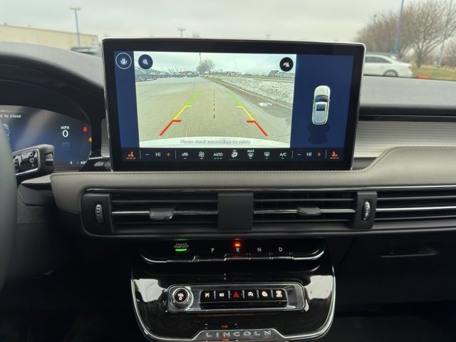 Used 2025 Lincoln Corsair AWD image 16