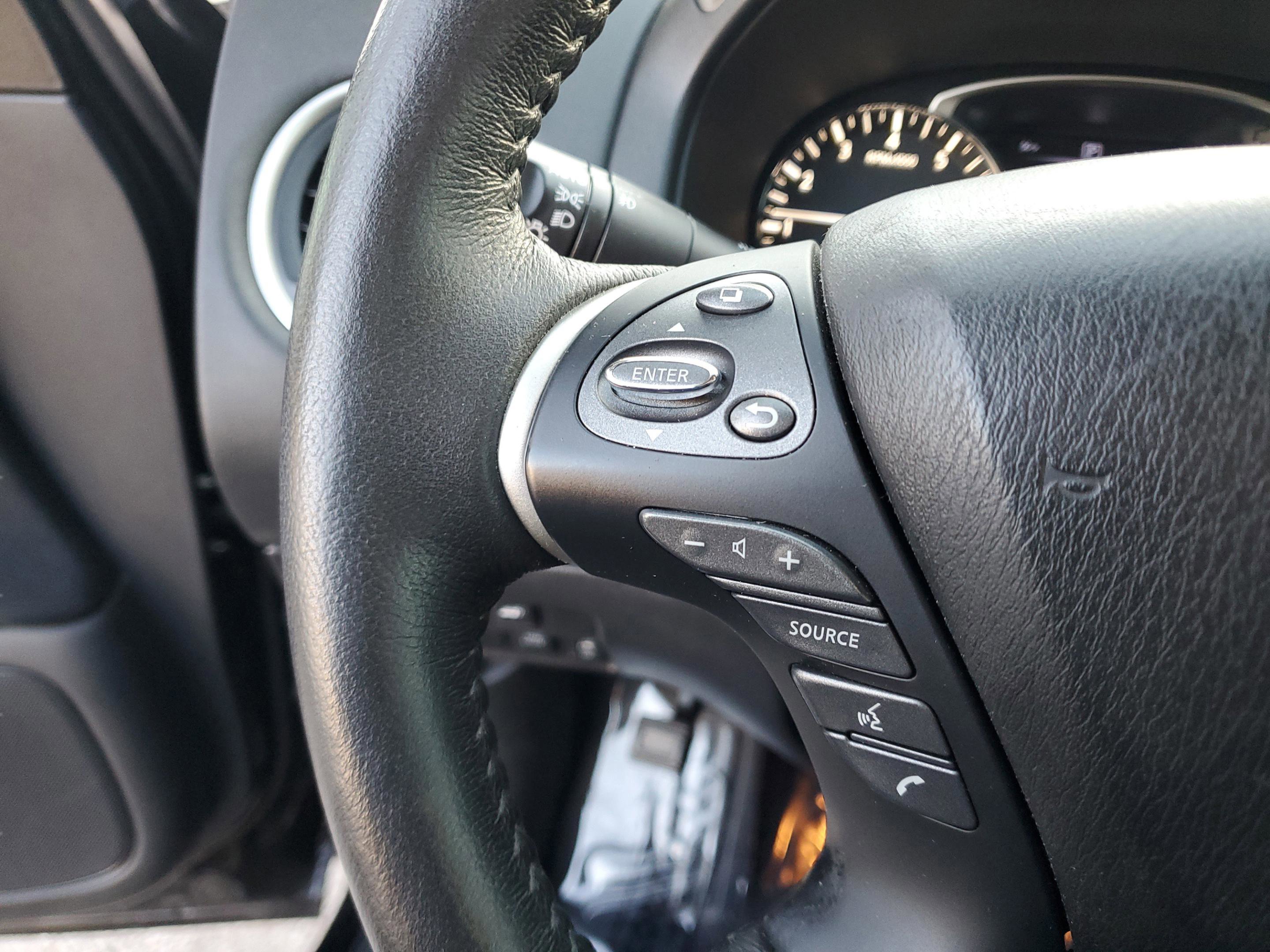 Used 2020 Nissan Pathfinder Platinum image 31