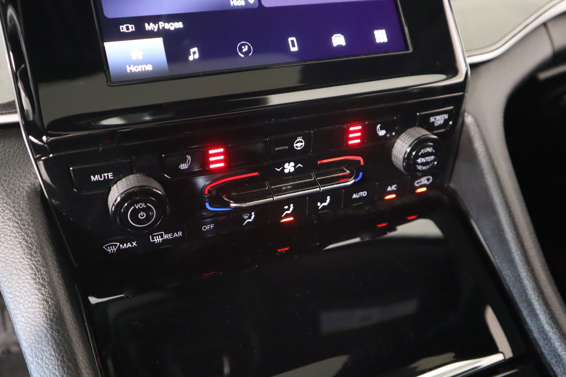 Used 2023 Jeep Grand Cherokee L Laredo image 7