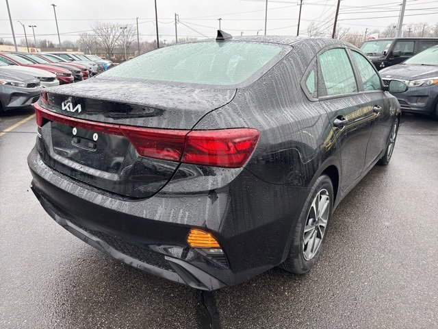 Used 2023 Kia Forte LXS image 7