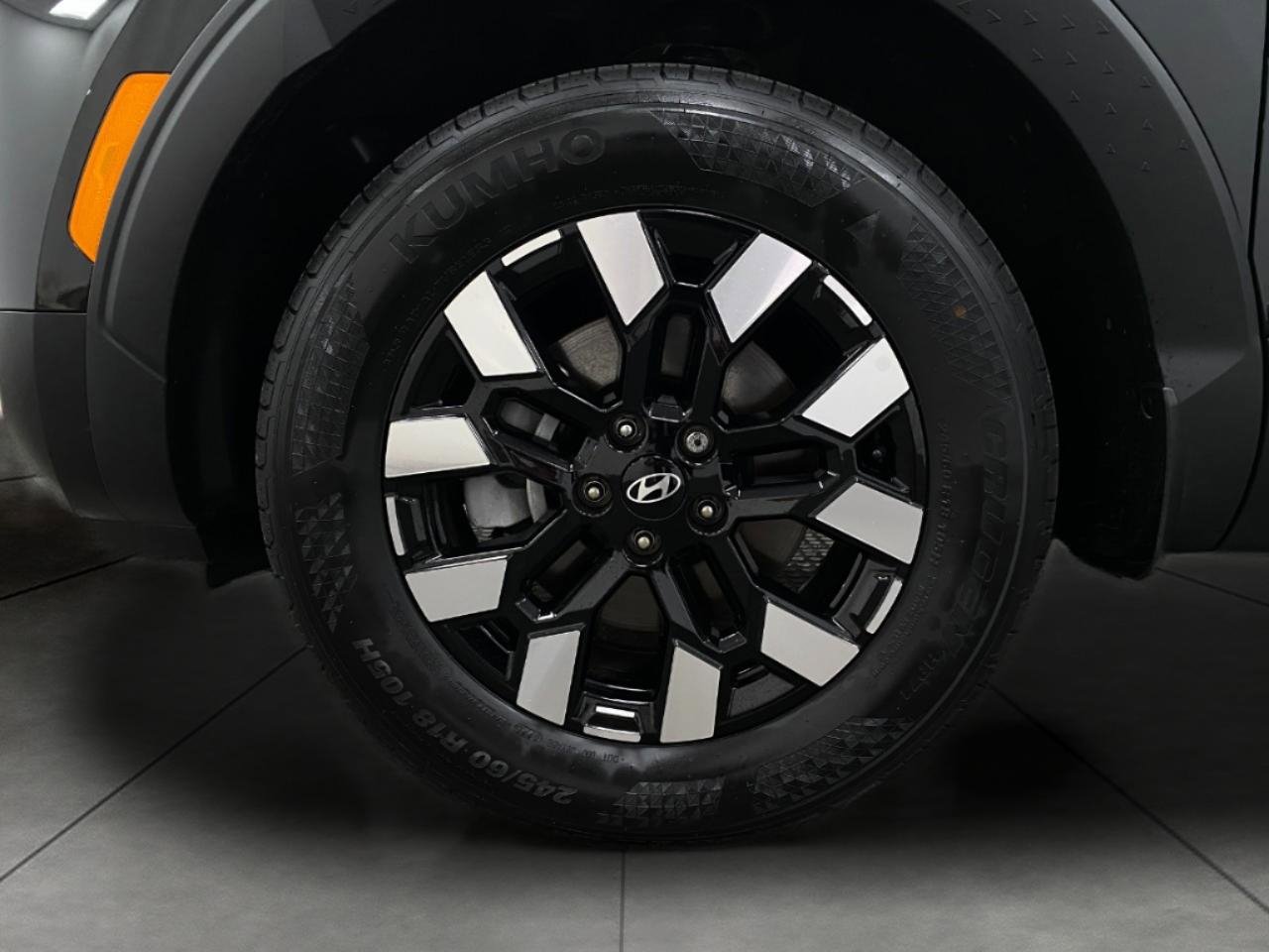 Certified 2025 Hyundai Santa Cruz SE AWD/4WD image 12